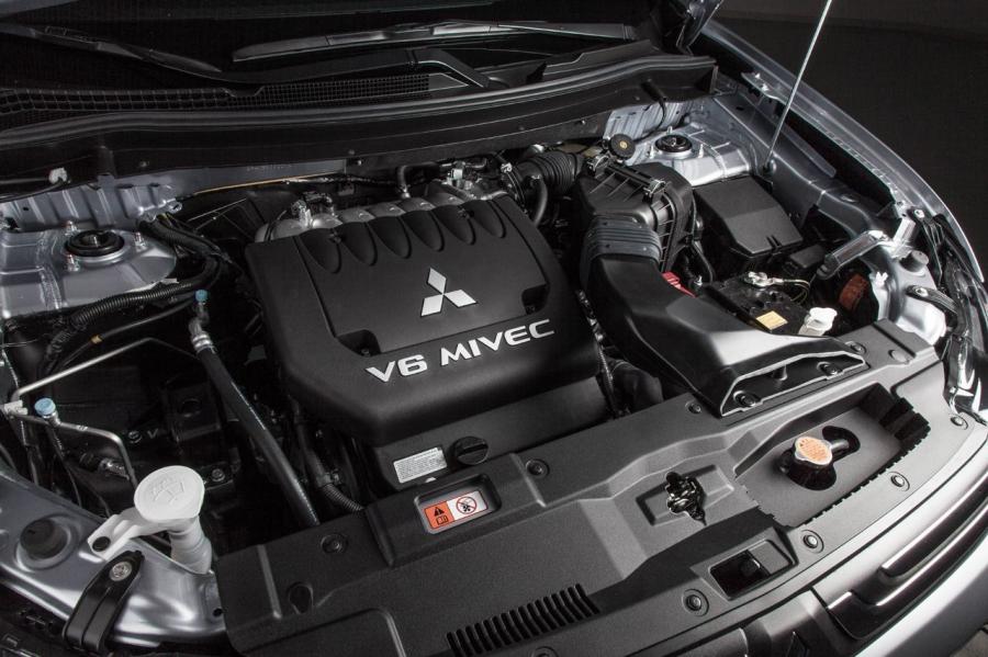  Mitsubishi Outlander 2014 года  (фото 82 из 136)